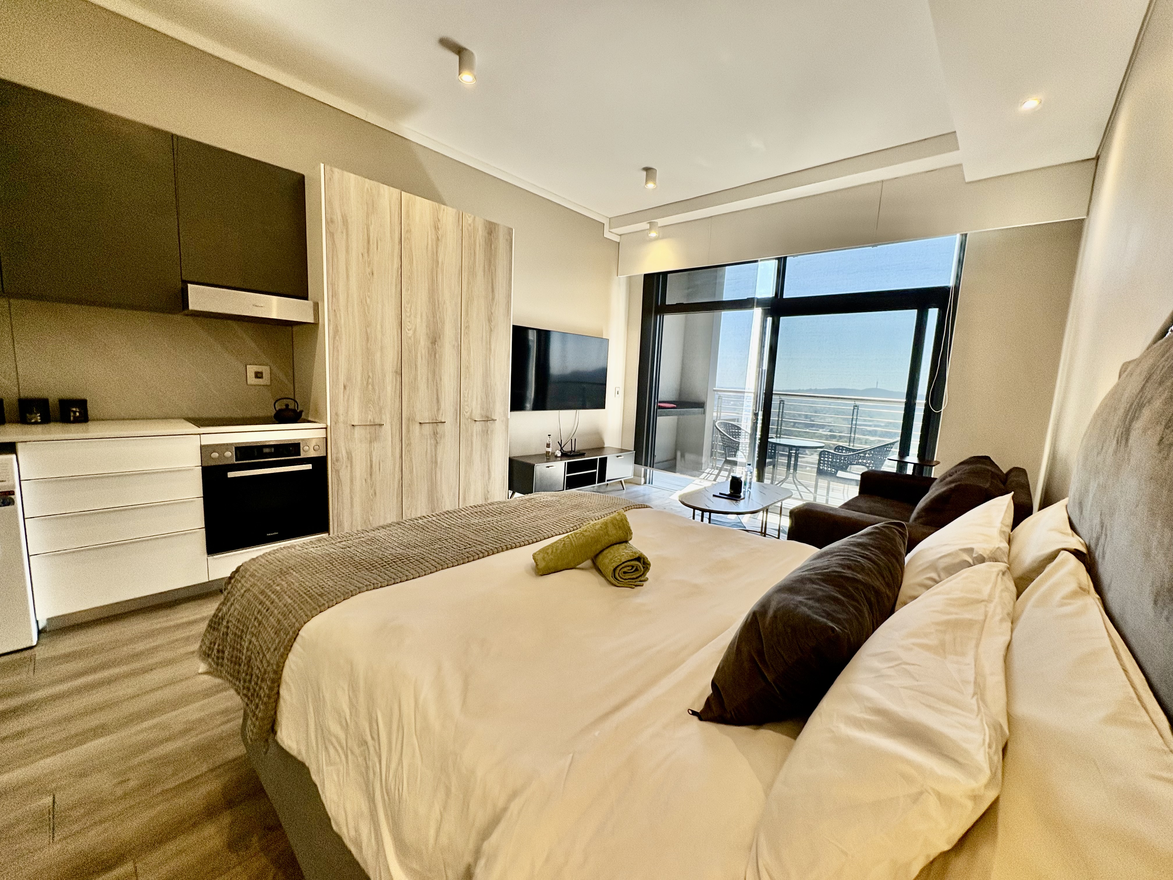 Menlyn View Bachelor Residence